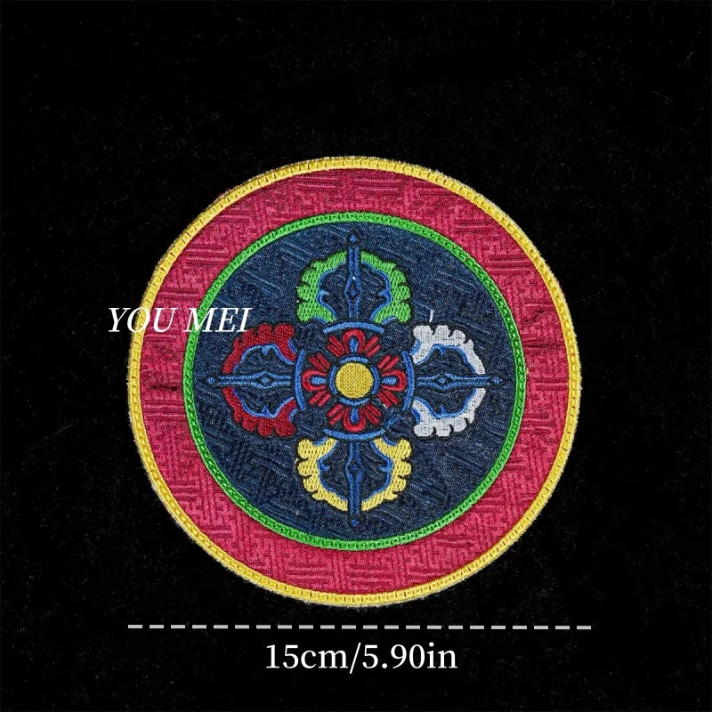 broderies tibétaines motifs fleurs table carrée coton polyester artisanal rouge bleu vert jaune marron