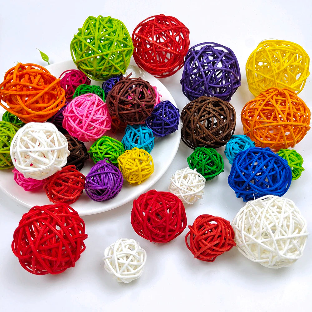 décoration artisanale boules coeurs rotin multicolores tressées anniversaire mariage festive