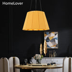 Suspension lumineuse moderne plissée jaune fixée chaînes salon chambre