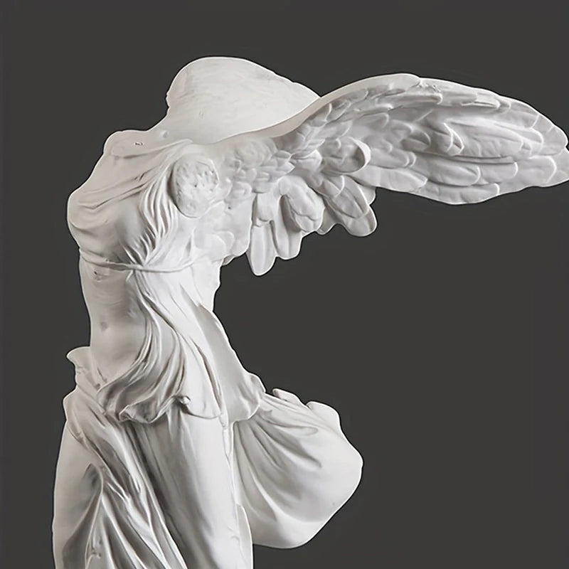 statue victoire nike résine blanche ailes détaillées classique intérieur antique élégant base carréeDecorationMaison
