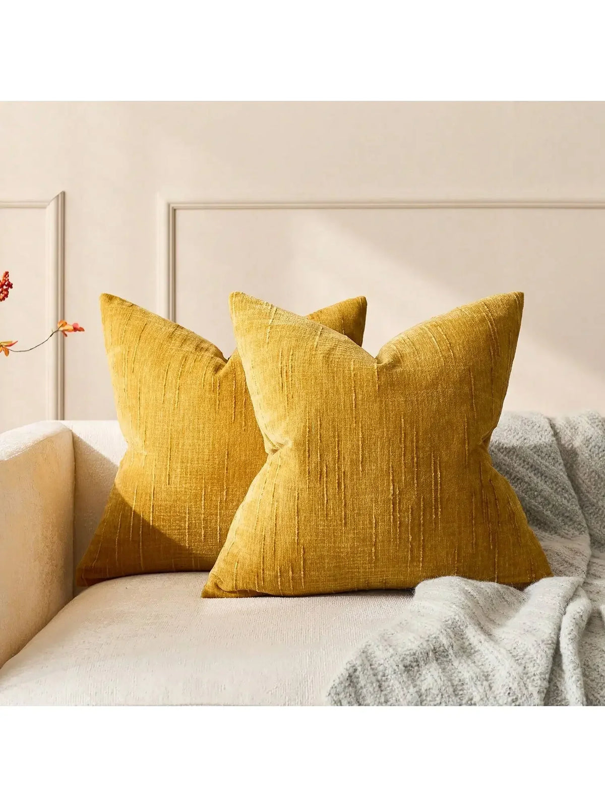 coussin decoratif moderne minimaliste 45x45cm texture striee couleur beige jaune blanc cassé