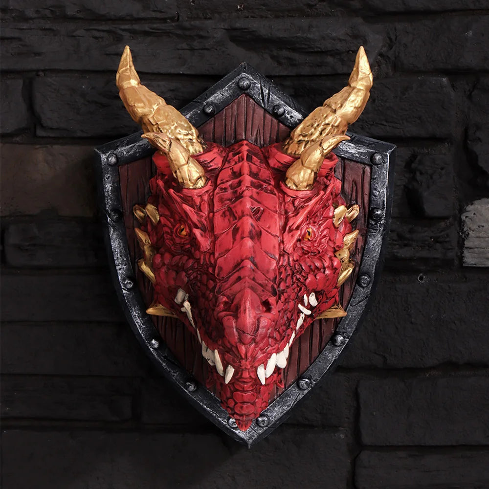 décoration murale tête dragon bouclier rouge or noir médiéval fantastique écailles détaillées rivets métalliques
