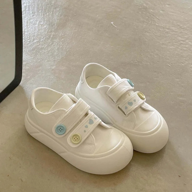 chaussures toile femmes printemps automne semelle caoutchouc talon moyen velcro boutons fraises blanc rose
