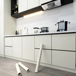 film adhésif mural protection meuble cuisine cuisine cuisine moderne blanc noir texture grainée pvc