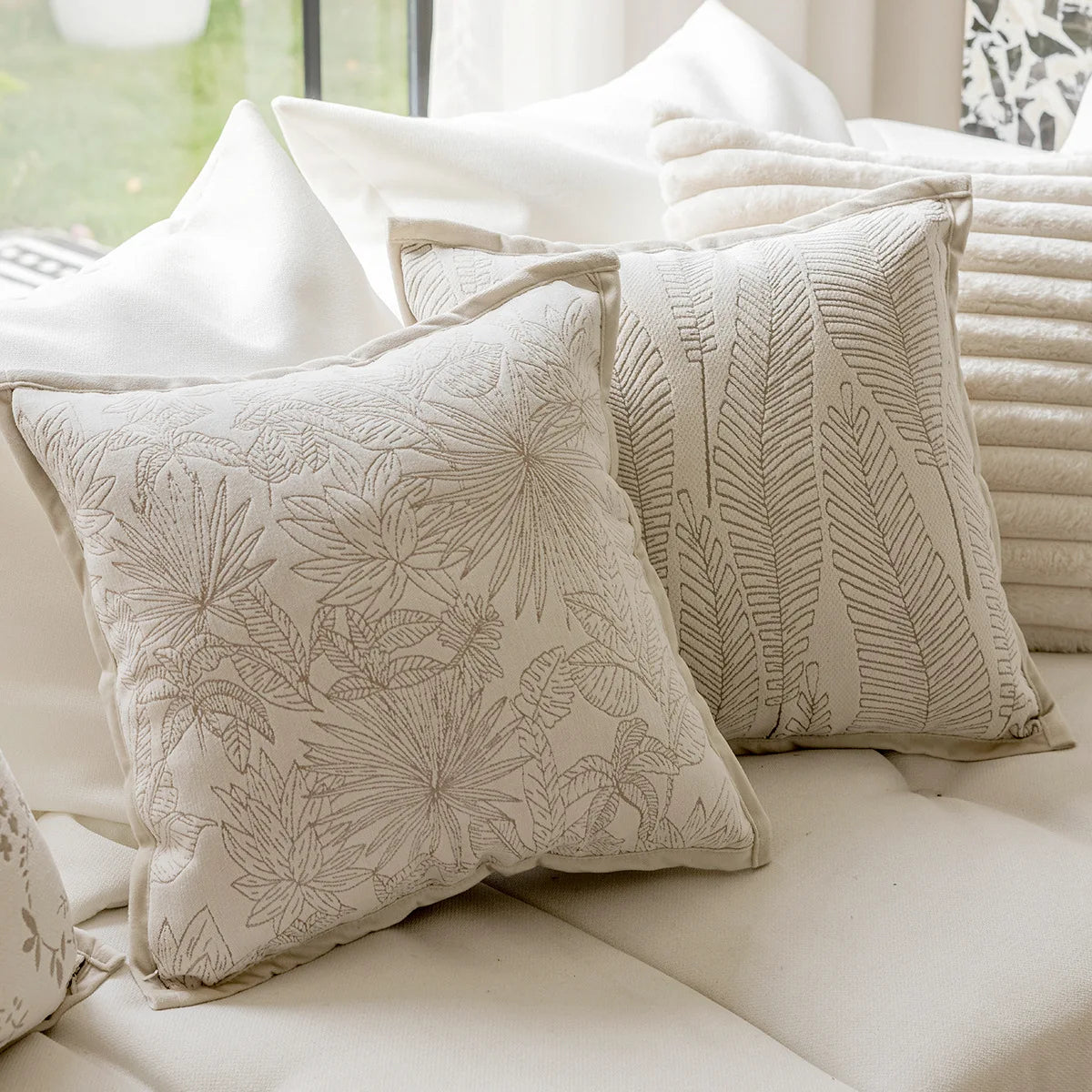 housse coussin beige motif végétal moderne coton polyester non toxique respectueux environnement decoration maison
