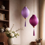 lanternes traditionnelles imprimées fleurs dorées opaques couleurs vives tissu anniversaire noël fêtes