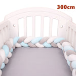 coussin noué bébé tissu doux texture tressée beige clair moderne confortable sécurité chambre anti