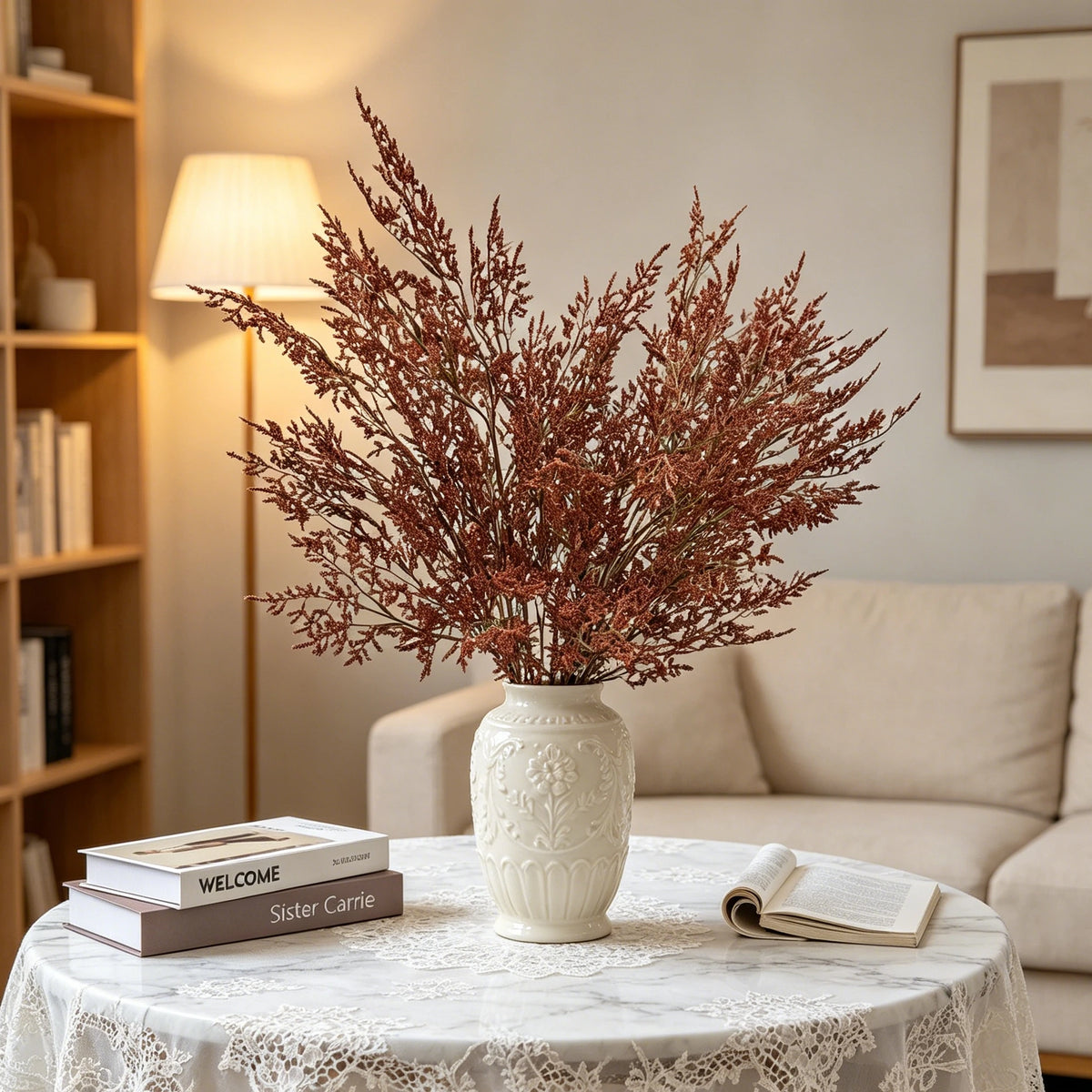 bouquet artificiel moderne rose clair rouge foncé jaune doré feuilles fines minimalisteintérieur décoration maison