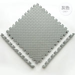 tapis sol modulable caoutchouc gris noir blanc carreaux géométriques antidérapant exercices maison