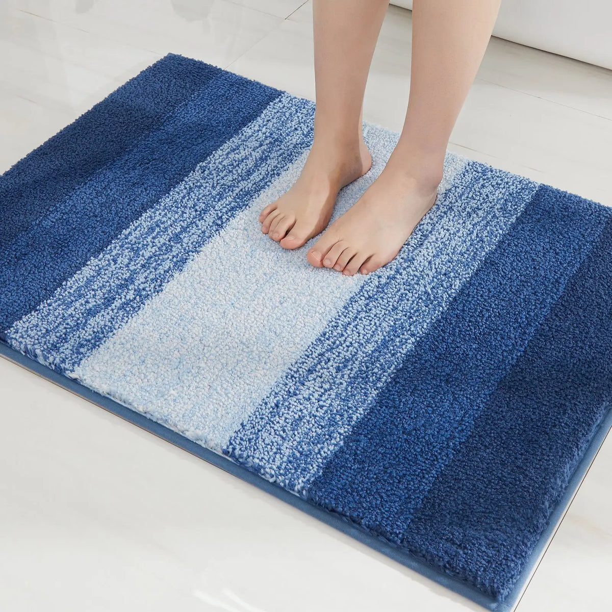 tapis bain imperméable rayures horizontales bleu marine gris moderne simple