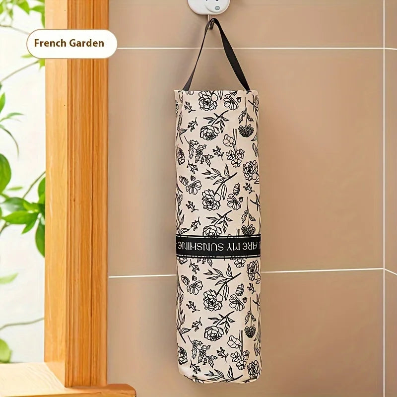 sac déchets suspendu moderne poignées noires crochets cuisine carreaux blanc noir marron vert orange
