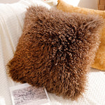 housse coussin décoration moderne motif géométrique brodé noir blanc pompons maison luxe