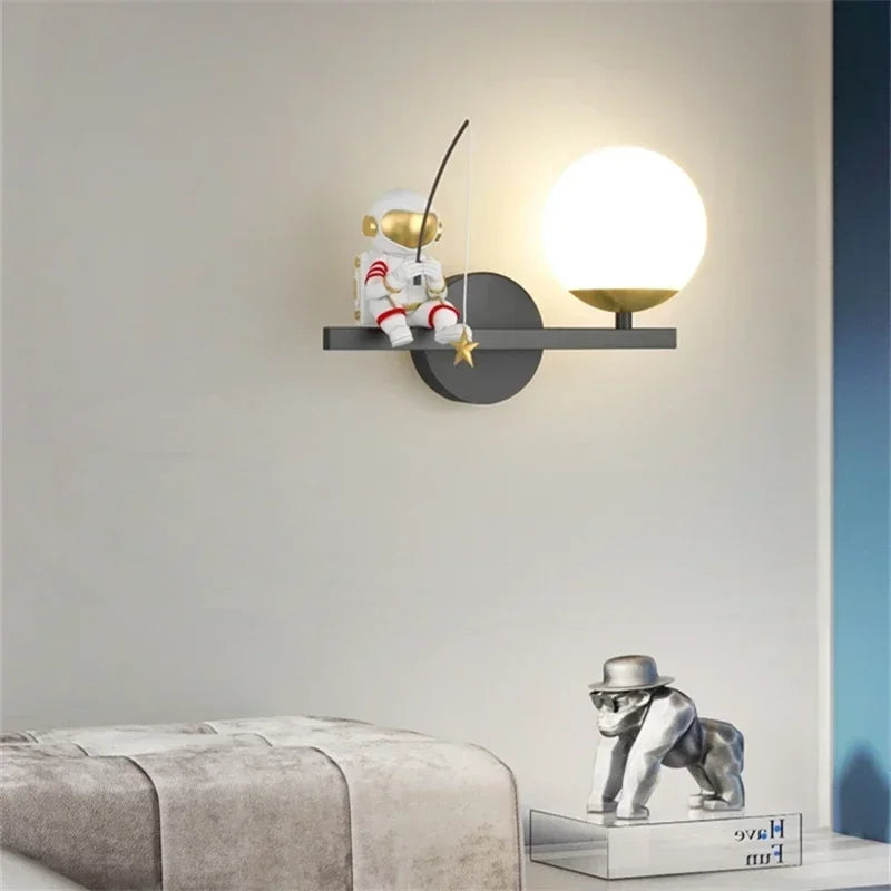 applique murale moderne astronaute étoile dorée noir blanc led chambre enfants