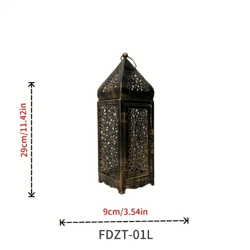 lanterne artisanale ornementée métal doré ajourée porte poignée