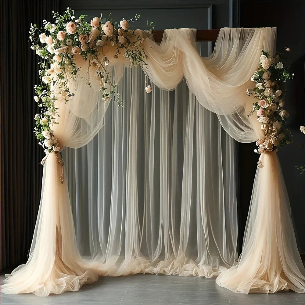 tulle soie léger blanc beige arches décoratives anniversaire mariage élégantes fleurs artificielles croix bois