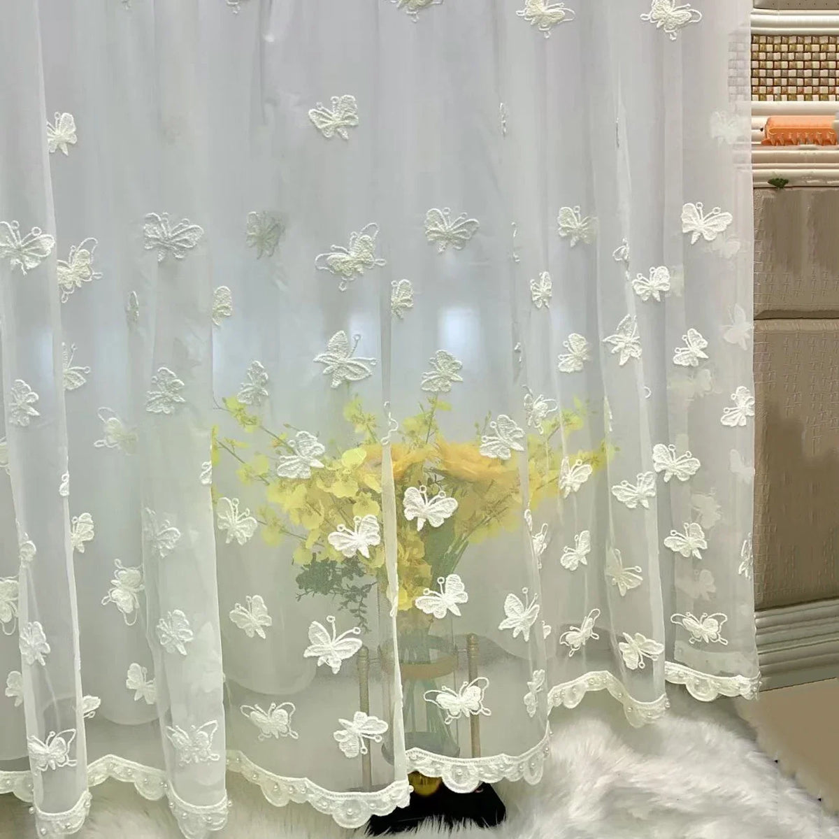 rideau blanc transparent brodé papillons salon chambre enfant decoration pastorale