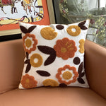 coussin décoratif brodé motifs floraux multicolore moderne maison canapé