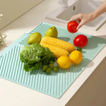 tapis cuisine moderne gris vert rayures diagonales drainage anti dérapant haute température resistant