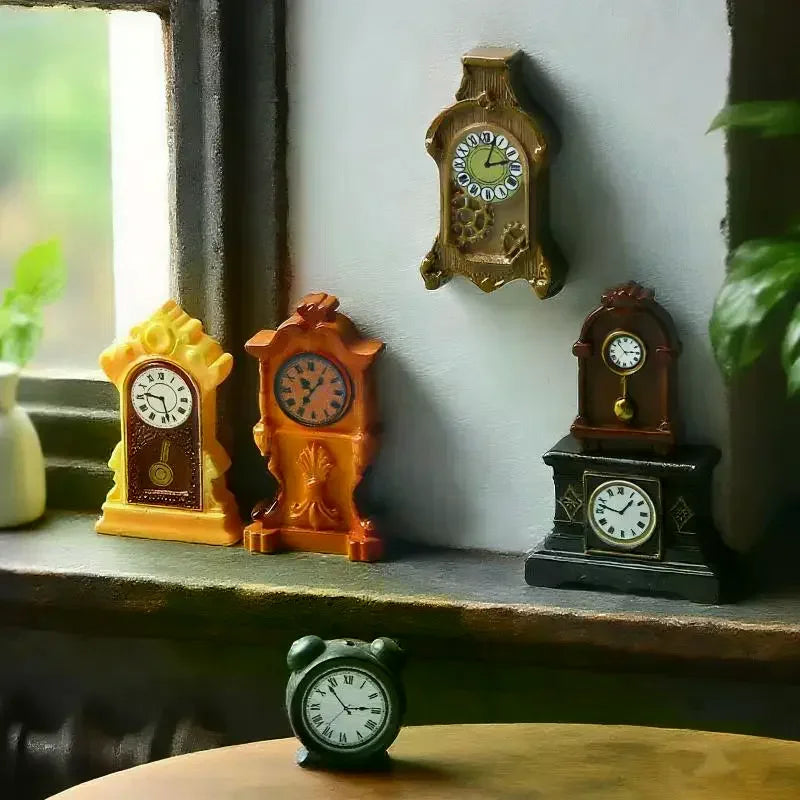 horloges miniatures vintage accessoires résine orange noir marron jaune classiques détaillées aiguilles cadres motifs