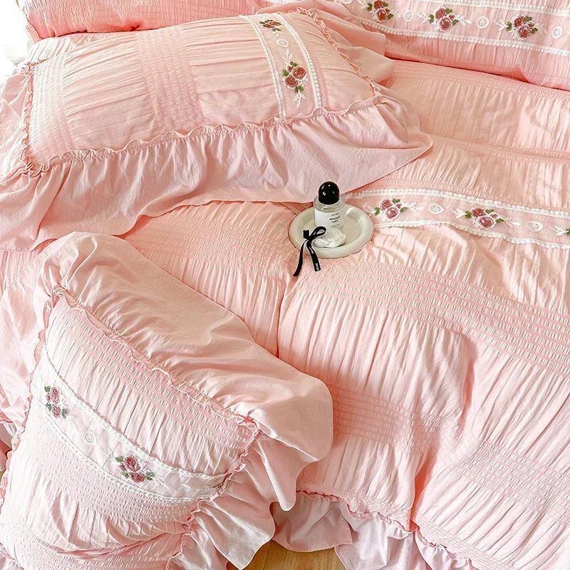 drap plat brodé rose clair classique plissé taies oreillers ensemble literie romantique