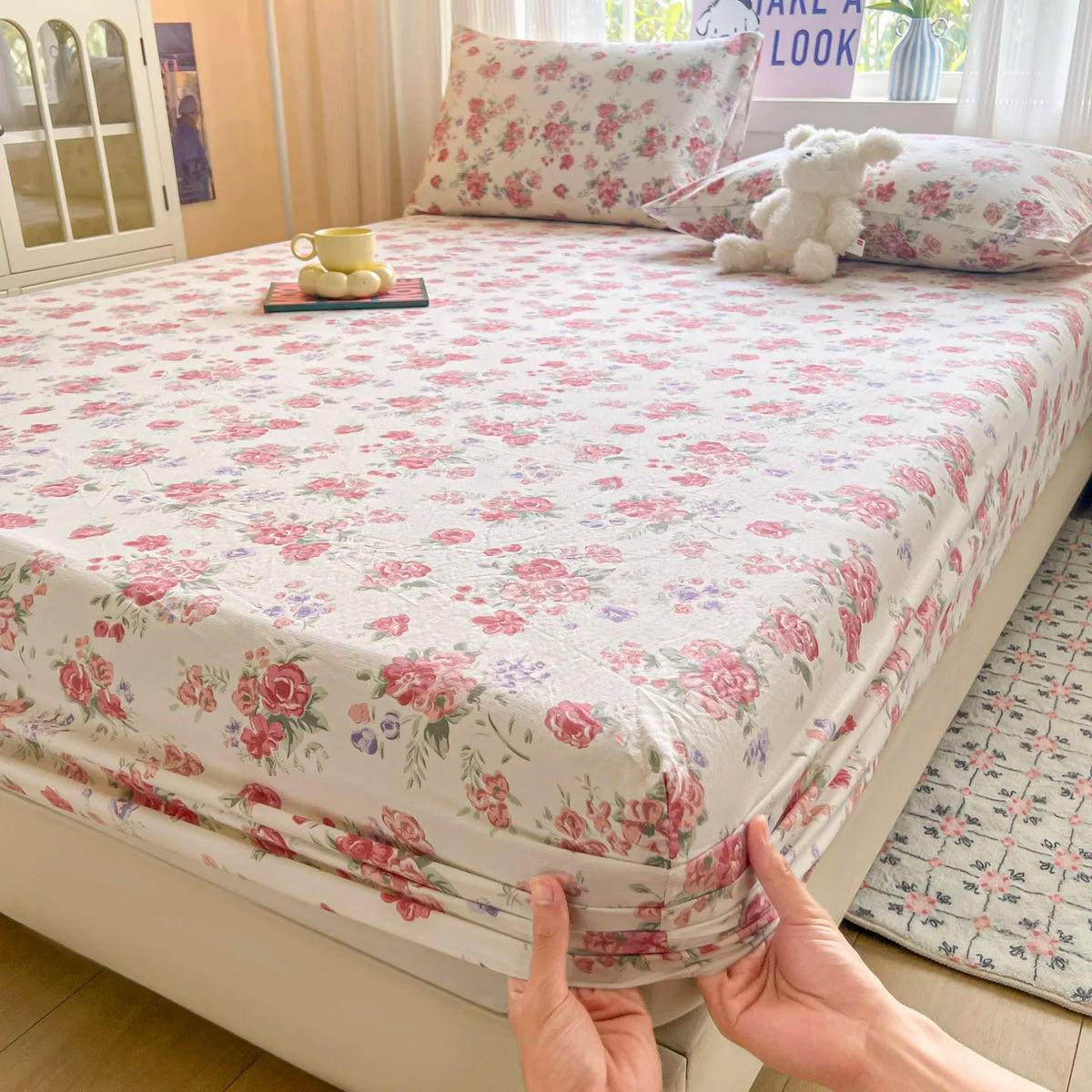 draps lit fleuris housse lit boutons élégants deux oreillers blancs ours peluche classique adultes