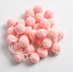 guirlande pompons rose bleu blanc moderne décoration anniversaire enfant velours chambre festive