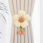 rubans rideaux fleurs relief rose clair jaune beige pompons clips métalliques
