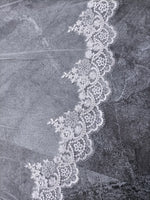 voile mariée blanc dentelle motifs floraux bord appliqué clips métalliques classique élégant translucide occasion