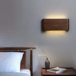 lampe murale moderne bois minimaliste marron foncé éclairage quotidien chambre salon entrée étude cuisine