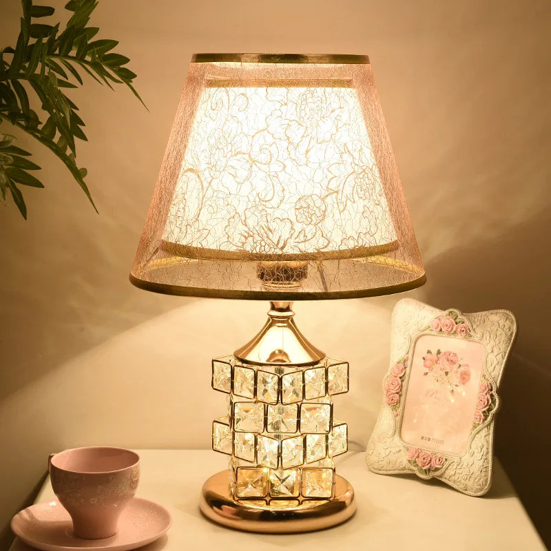 lampe table or motif géométrique transparent élégant moderne interrupteur boutonclairflux