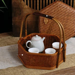 panier thé marron clair tissage rotin poignée traditionnel théière tasses blancs