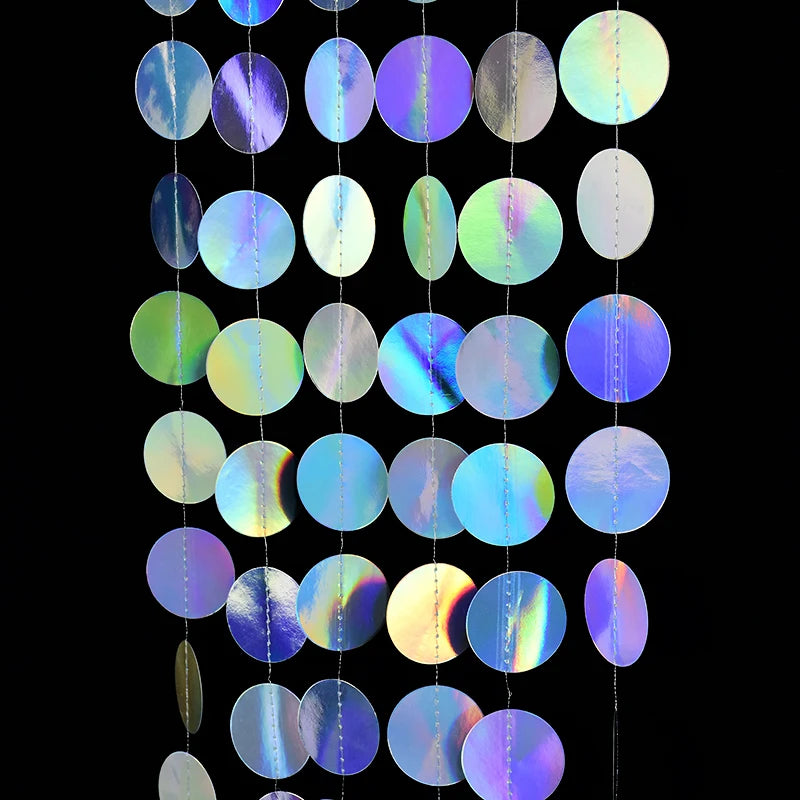 guirlande iridescente anniversaire mariage bleu vert rose blanche moderne discothèque festive tringle