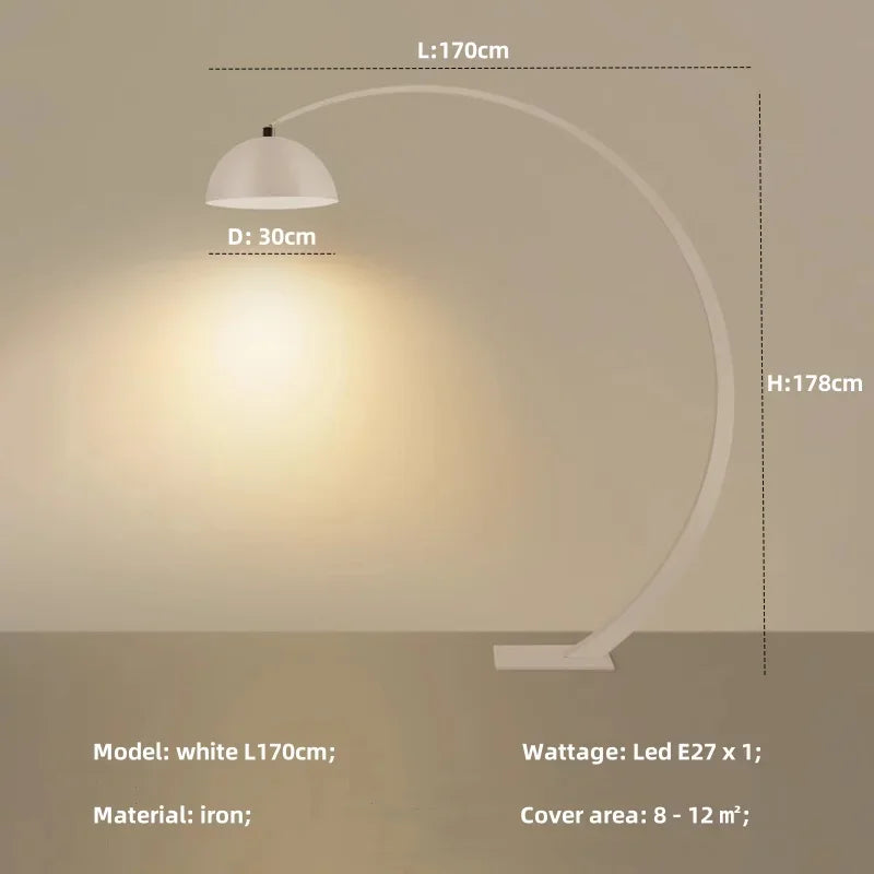 lampe arc moderne métal noir finition mate salon éclairage intérieur chic