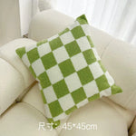 housse coussin décorative polyester coton blanc noir motif carreaux contemporain respectueux environnement maison hospitalière