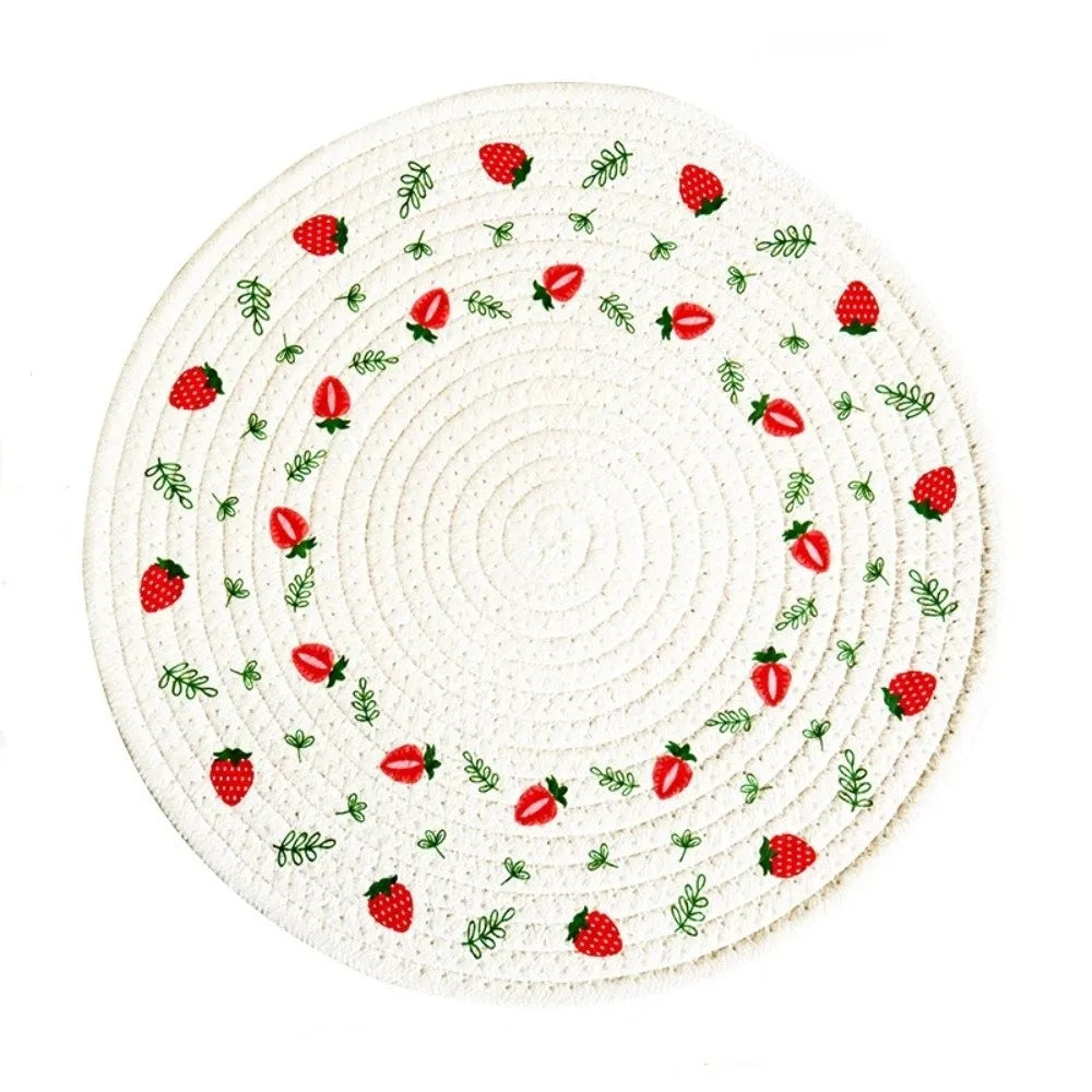 tapis table boho blanc motifs fraises feuilles fleurs colorées 12cm 18cm 24cm 30cm