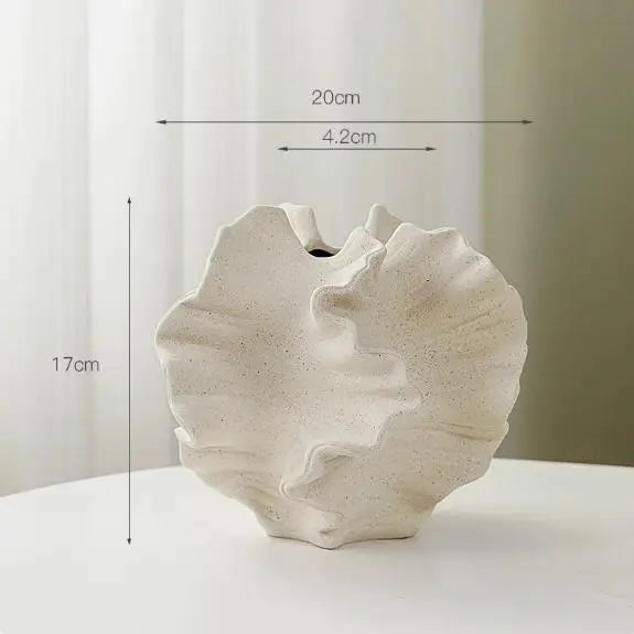 vase céramique porcelaine moderne beige clair relief sculptural plumes séchées fleur artificielle opaque organique