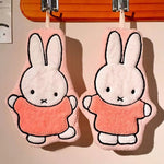 serviettes lapin kawaii douces motif miffy rose blanches salle bain cuisine