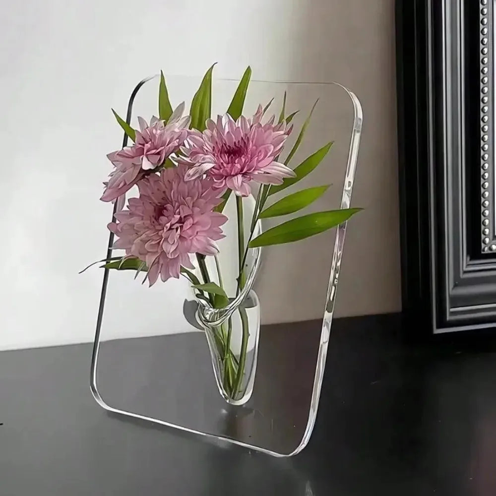 support mural transparent moderne vase intégré exposant fleurs salon maison