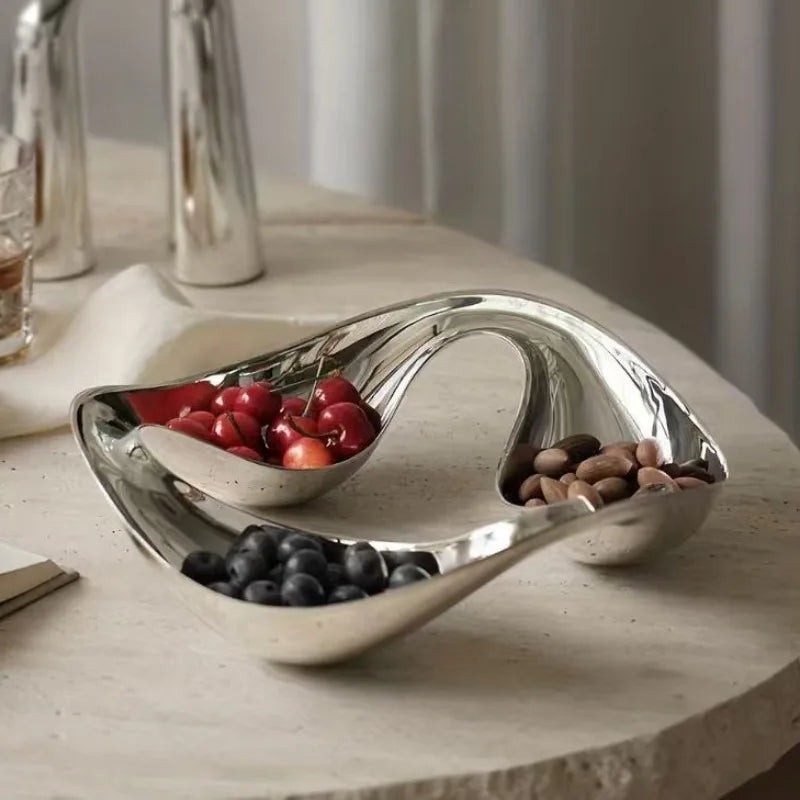 assiette compartimentée acier inoxydable moderne brillant poli noix cerises myrtilles chocolats bonbons