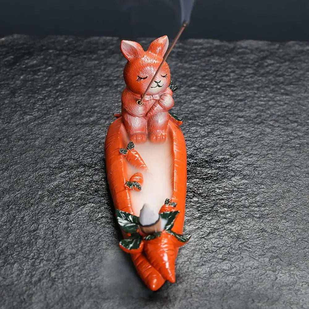 diffuseur encens forme carotte lapin motif orange décoratif cartoon bougie feuilles verte ornement table