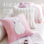 housse coussin forme lapin rose velours rayures blanches animal compagnie doux confortable décoration maison