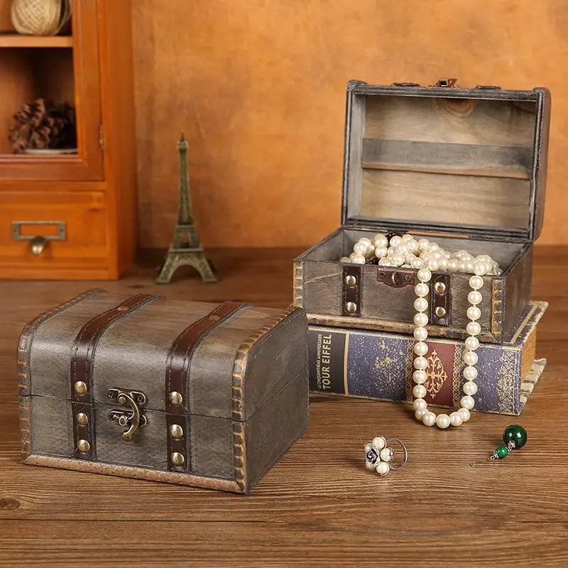 coffre bijoux bois vintage marron bandes boutons dorés serrure bracelets boucles doreilles rouge blanche