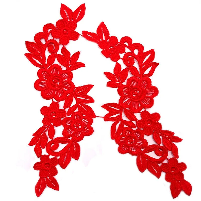 appliques textiles brodées motifs floraux couleurs rouges bleues vertes marrons or coton polyester
