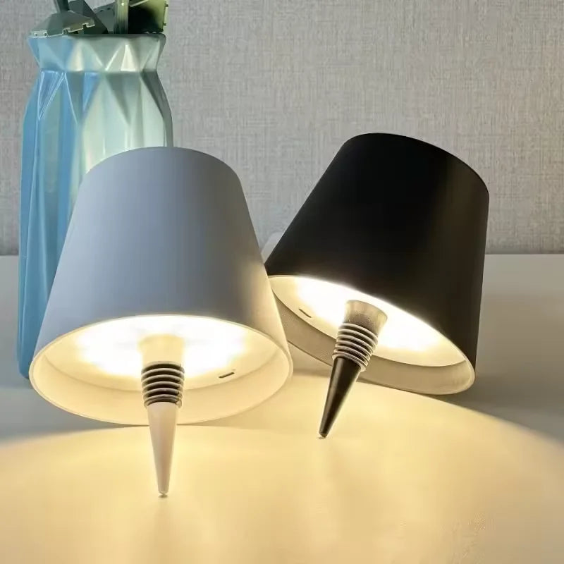 lampe table moderne bouteille transparente abat jour opaque étiquette vin led recharge usb modes