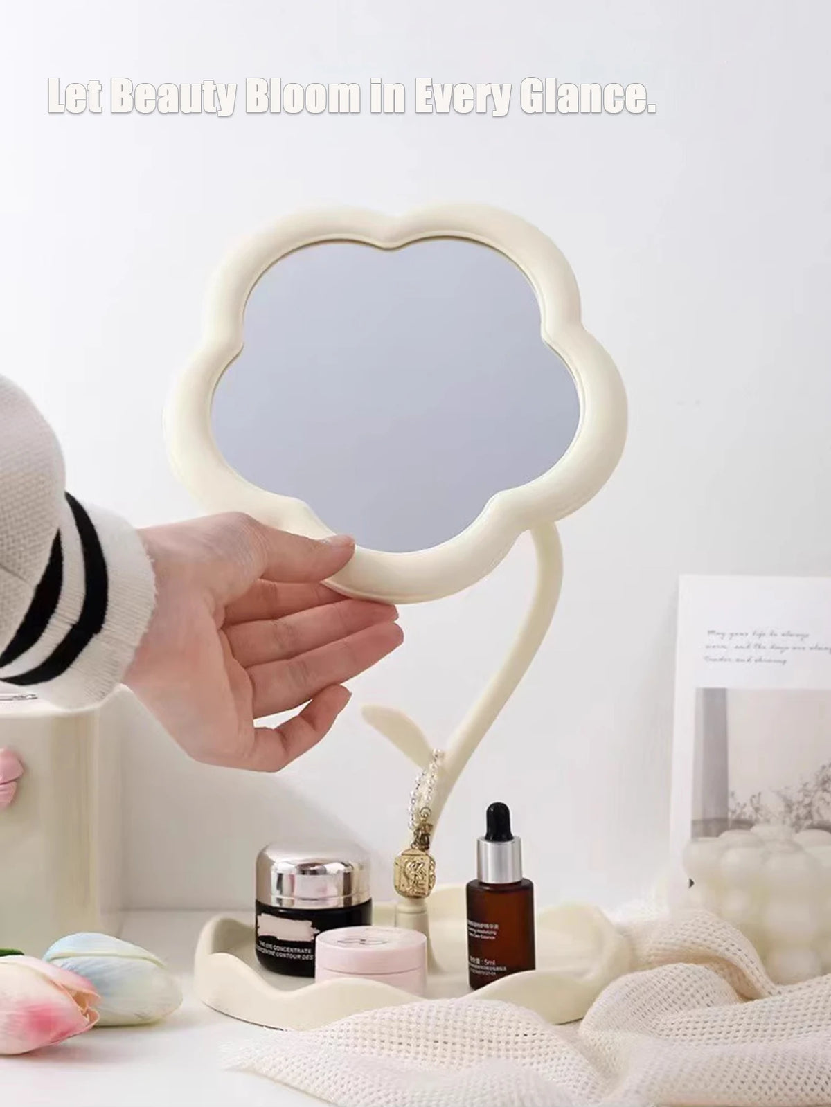 miroir table blanc crème rose poudré floral rangement maquillage bijoux calendrier