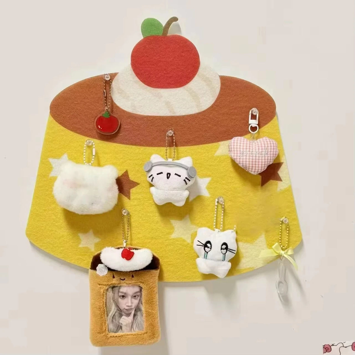 porte accessoires créatif étoiles dorées pompons visages chats clips kawaii jaune marron rouge blanc
