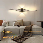 applique murale led moderne minimaliste noir blanc doré élégante salon chambre fixée murambiante chaleureuse