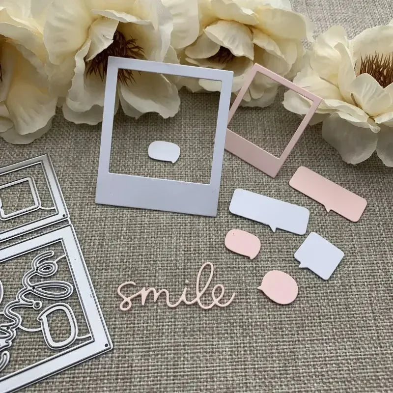 découpe papier scrapbooking lettres formes carrées motifs transparents cadres photo moderne minimaliste autocollants variés