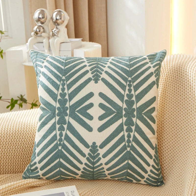 housse coussin carré brodé feuilles stylisées moderne coton polyester beige vert jaune rose fermeture