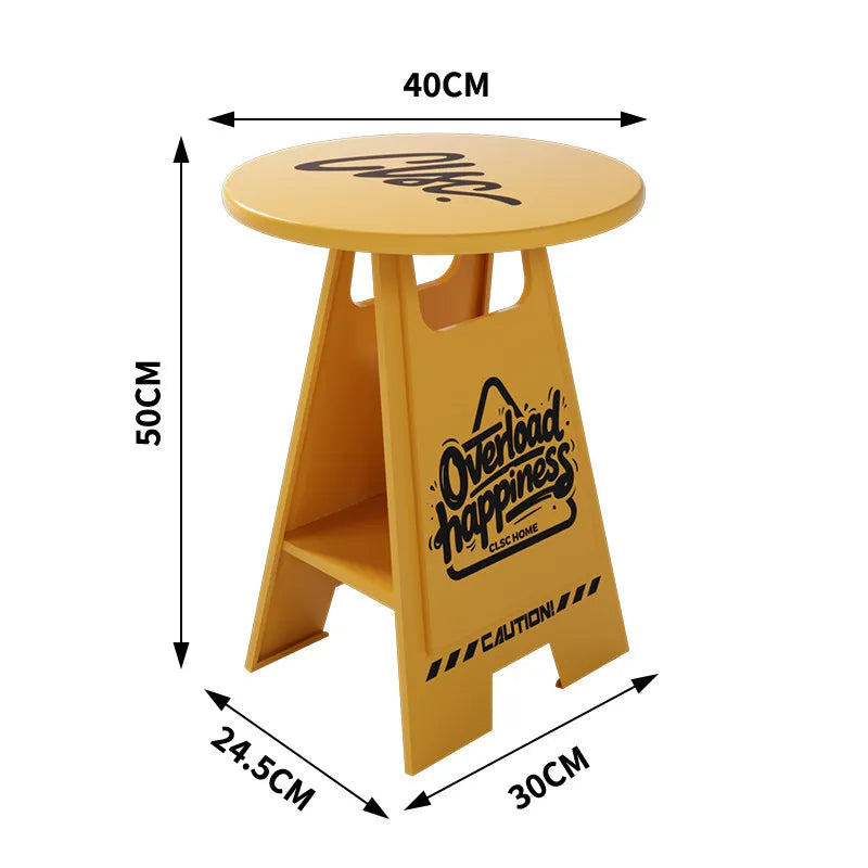 table basse moderne jaune rouge graphismes lettres forme abstraite contemporaine original ludique